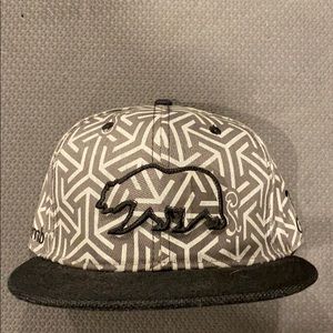 Grassroots California Fitted Hat - Hoodlamb